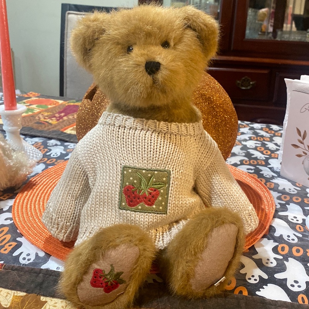 Boyd’s Bear Patches Strawbeary stuffed animal